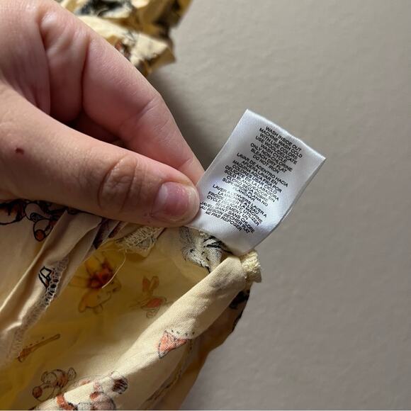 Disney Winnie the Pooh Retro 90s Yellow Short Sleeve Button Front Crop Top Sz XS - Picture 6 of 6